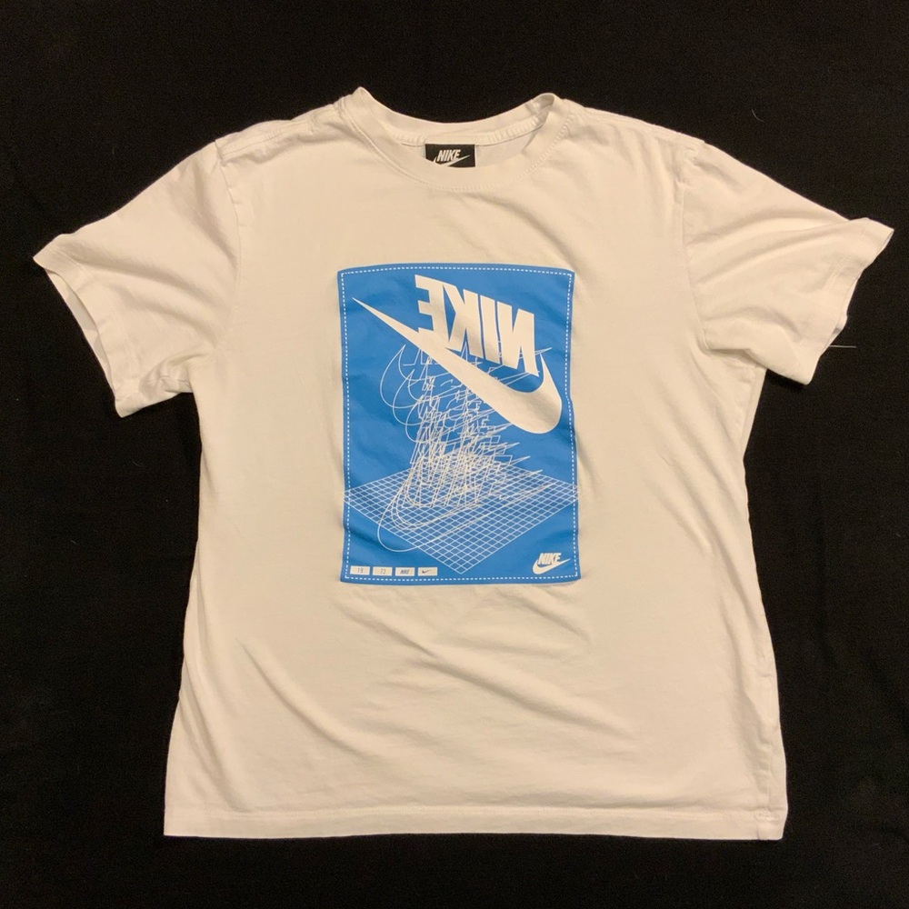 Nike T-Shirt w/ Reverse Logo (Med)